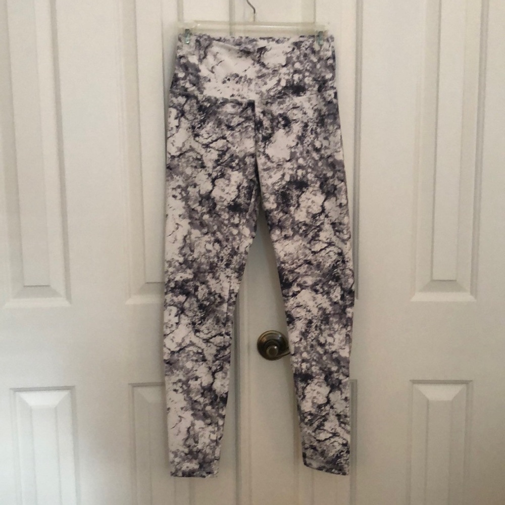 Black & White Balance Collection Leggings